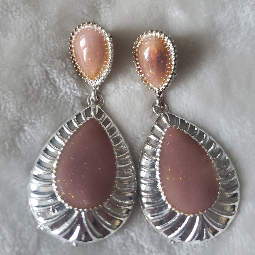 Teardrop earrings